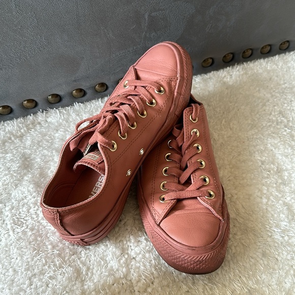 Peachy-pink Leather Converse - Picture 4 of 4